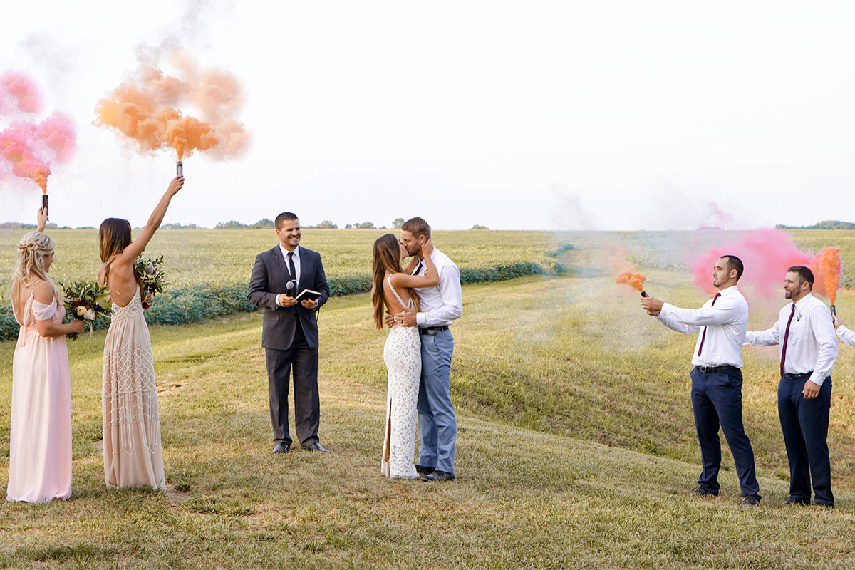 Momentos para utilizar el humo de color tu boda – El Blog de This Is Kool
