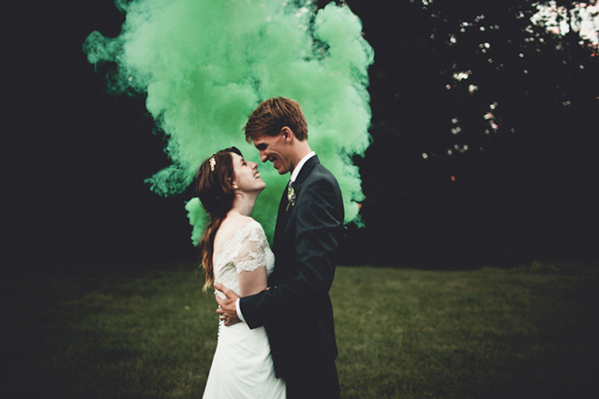 Cuando-utilizar-humo-de-colores-en-bodas-09