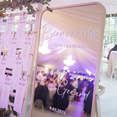 Vinil adhesiu - "BENVINGUTS AL NOSTRE CASAMENT"