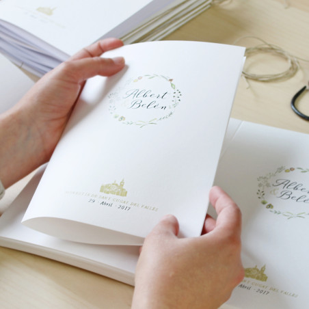 carpeta personalizada para guardar el misal de vuestra boda y que todos los invitados puedan seguir la ceremonia.