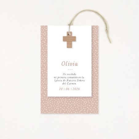 Recordatorio de primera comunión premium, con un estampado de puntitos y una cruz de madera como protagonista