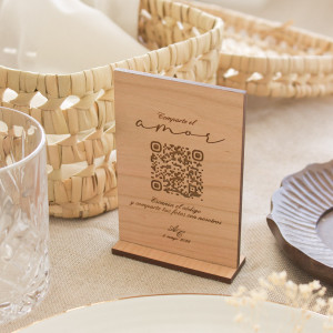 Cartel madera código QR...