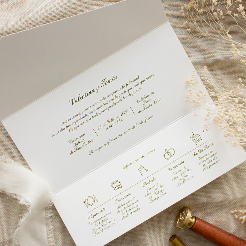 invitación de boda personalizada en formato tríptico, original y elegante