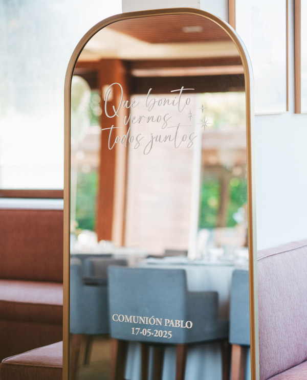 Carteles en vinilo blanco adhesivo para sorprender a vuestos invitados con un photocall perfecto