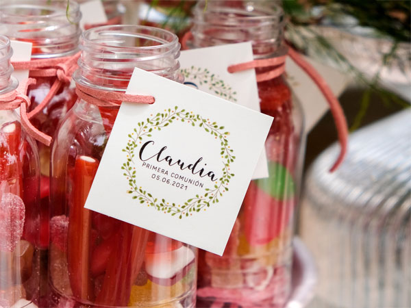 Tarjetas con agujero para decorar los detalles de su bautizo