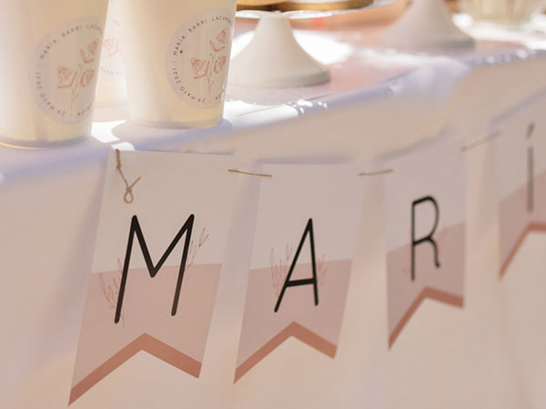Kit imprimible con la tem&aacute;tica de la colecci&oacute;n "Ramillete" para decorar la mesa dulce de su comuni&oacute;n